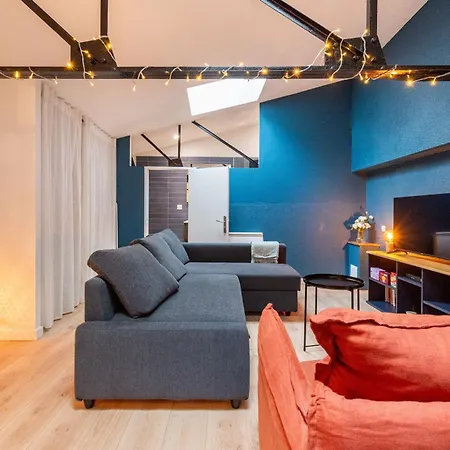 Apartment Duplex Industriel Sur L'ile De *